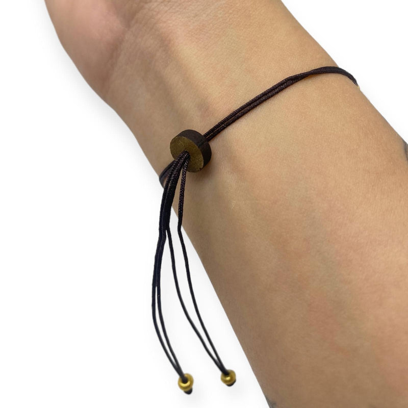 Artesanía de Puerto Rico - Pulsera con Amapola / Cordón Negro *One Size*